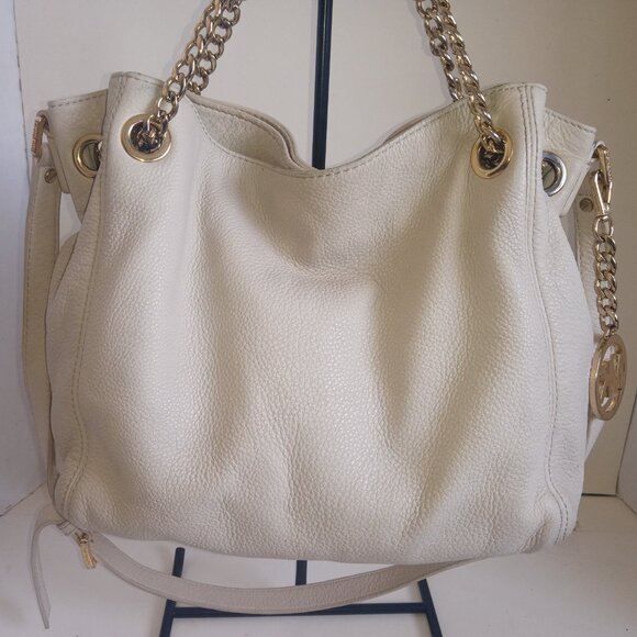 ๐๐ GIVEAWAY ๐๐Michael Kors Cream Satchel with Gold Accents - Picture 3 of 15